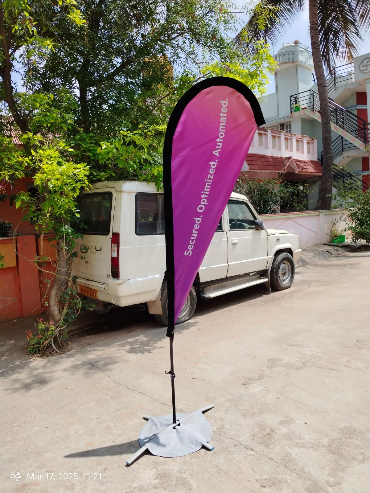 Teardrop flag supplier in bengaluru
